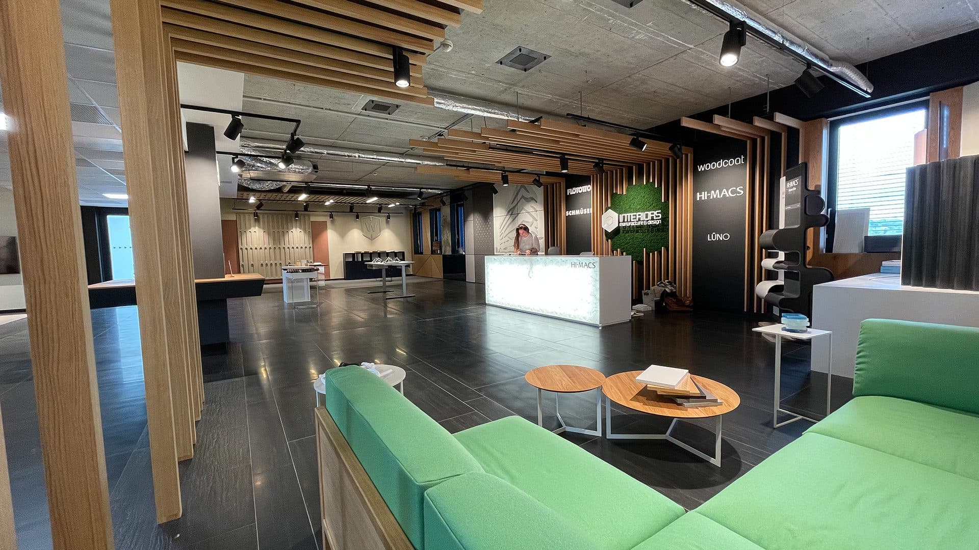 Ledxon Showroom Prag Ladenbau Beleuchtung web