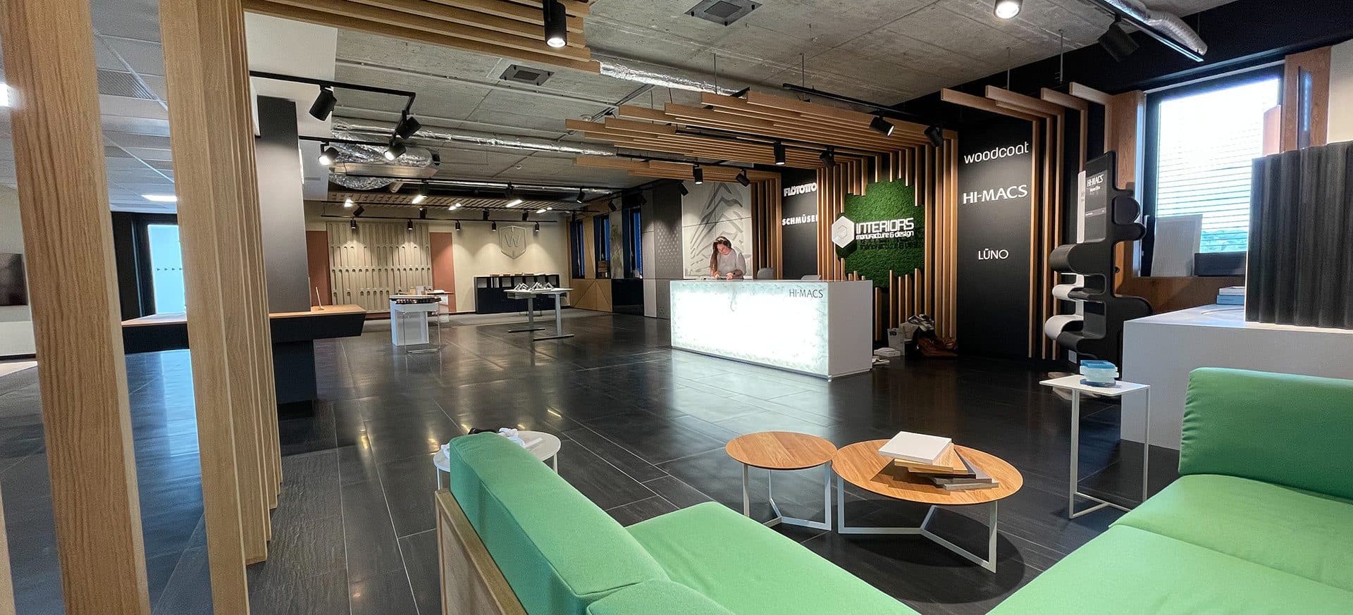 Ledxon Showroom Prag Ladenbau Beleuchtung web